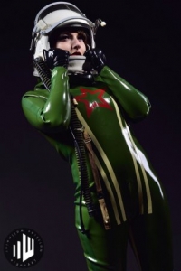 Latex Catsuit aus Heavy Rubber mit Helm optional kaufen